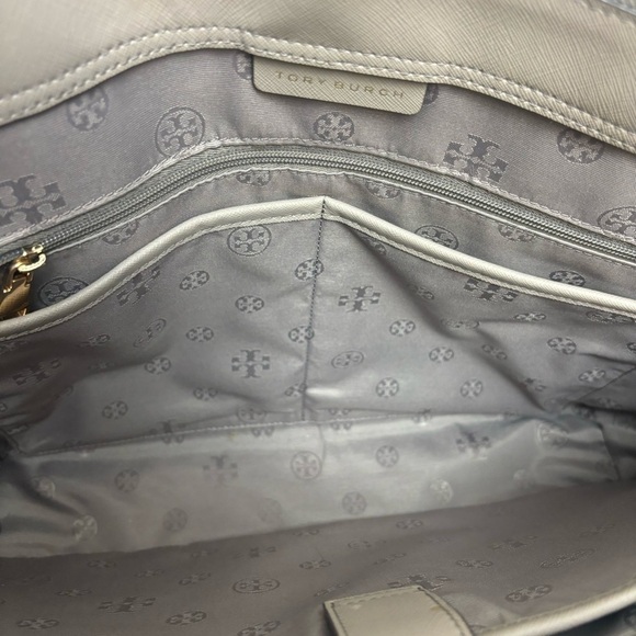 Tory Burch Emerson Large Tote - Picture 10 of 12